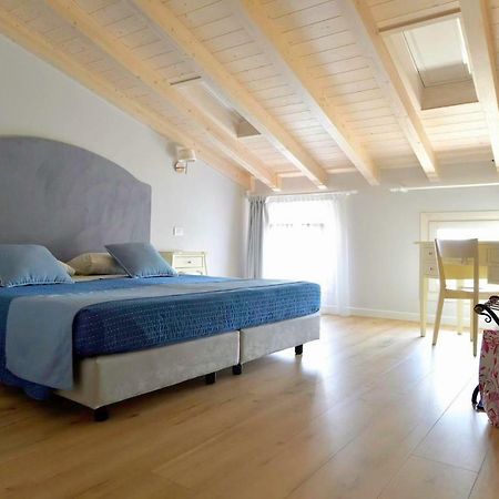 קסטלנואובו דל גארדה Spagnoi Rooms מראה חיצוני תמונה