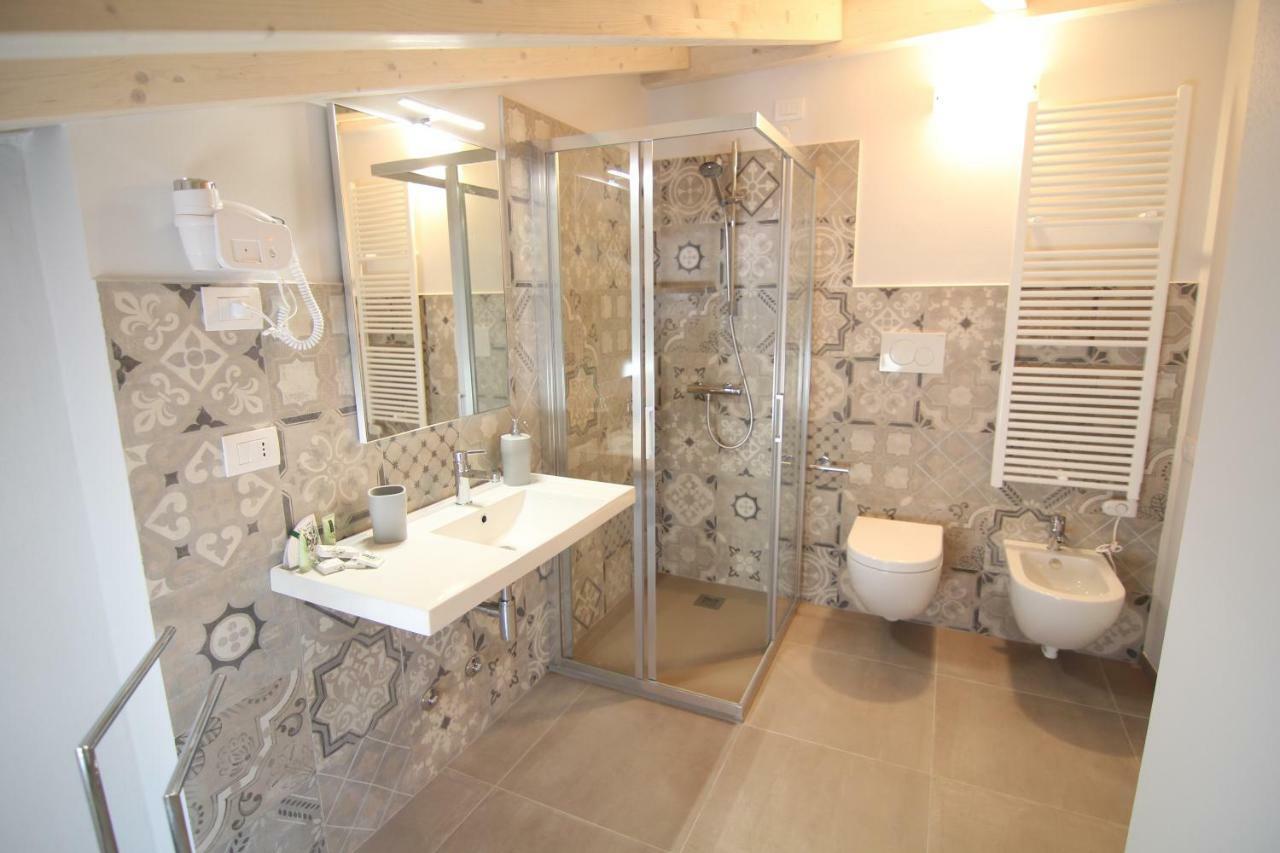 קסטלנואובו דל גארדה Spagnoi Rooms מראה חיצוני תמונה