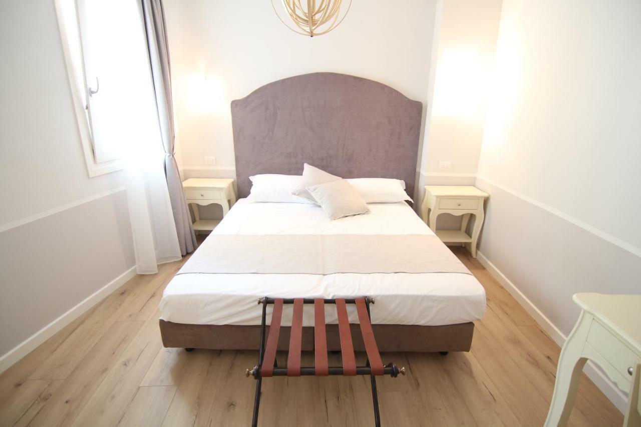 קסטלנואובו דל גארדה Spagnoi Rooms מראה חיצוני תמונה