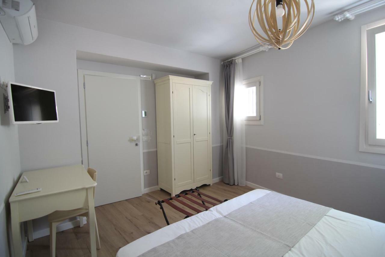 קסטלנואובו דל גארדה Spagnoi Rooms מראה חיצוני תמונה