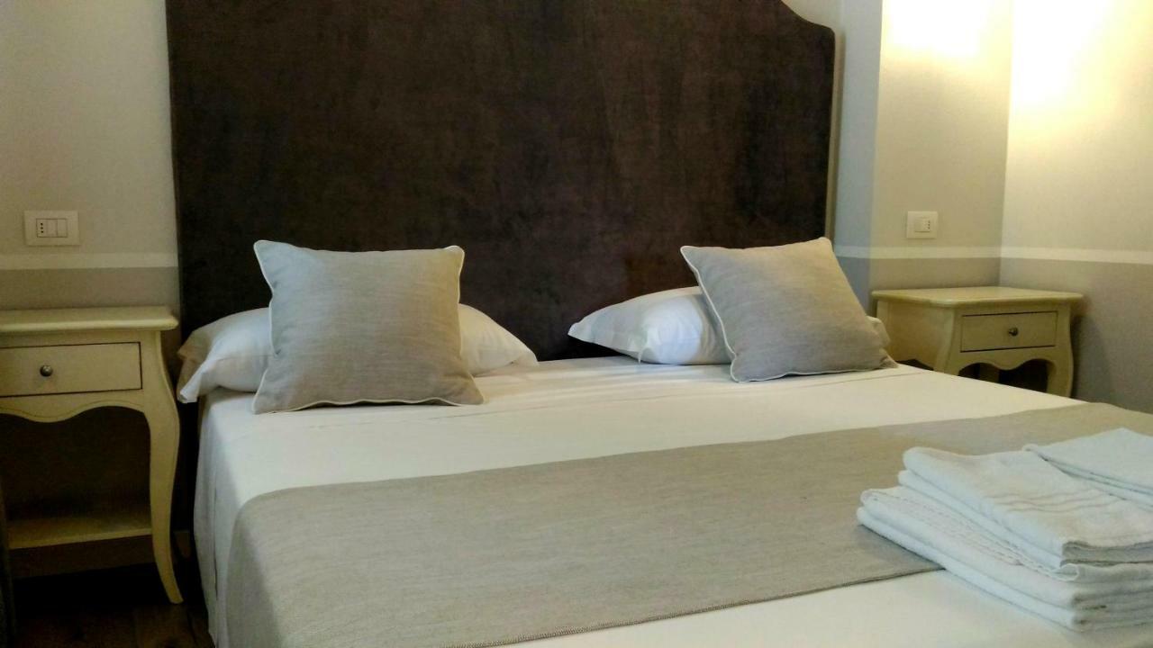 קסטלנואובו דל גארדה Spagnoi Rooms מראה חיצוני תמונה