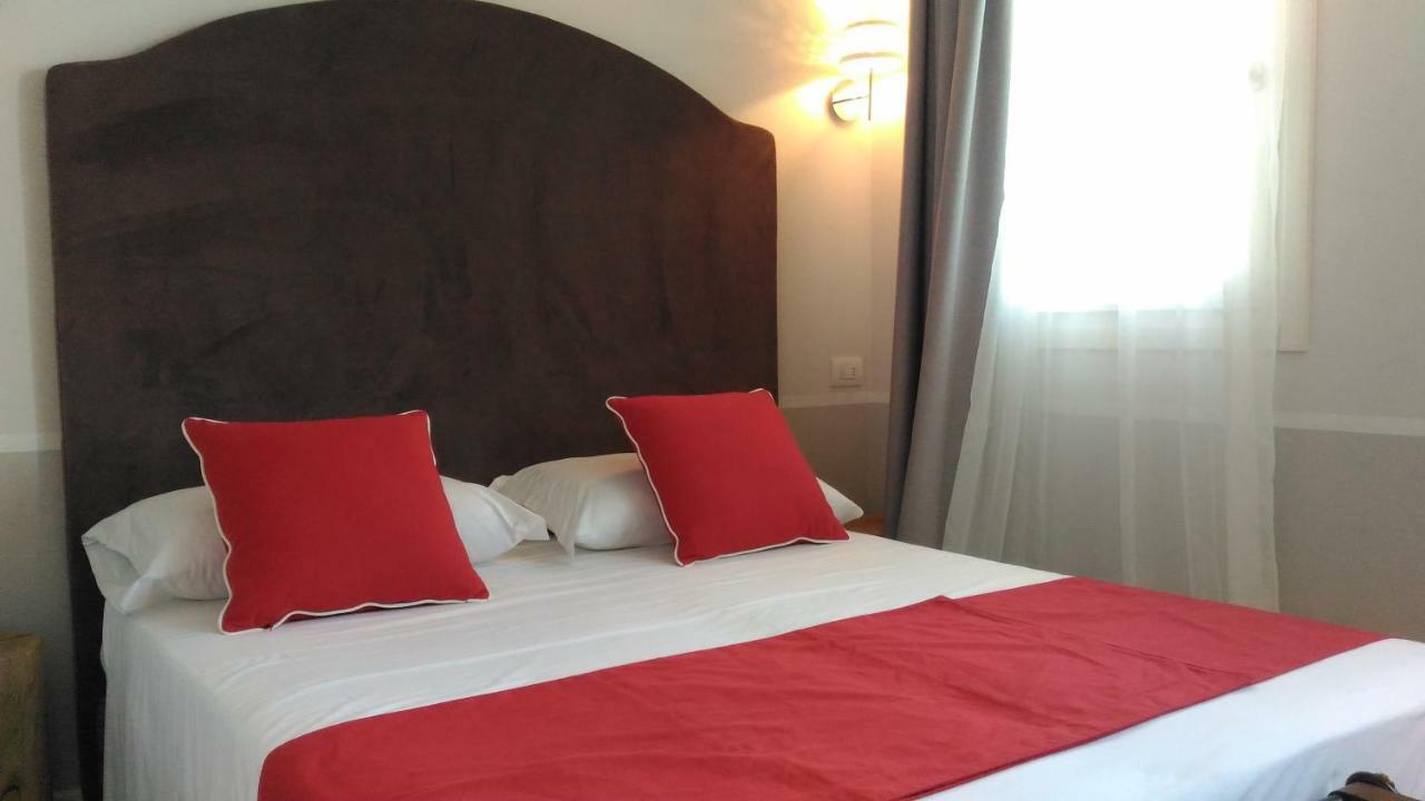 קסטלנואובו דל גארדה Spagnoi Rooms מראה חיצוני תמונה
