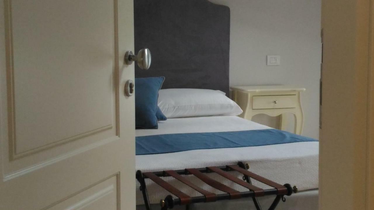 קסטלנואובו דל גארדה Spagnoi Rooms מראה חיצוני תמונה